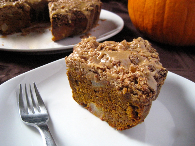 Maple Glazed Pumpkin Pear Bundt with Crumble Topping3